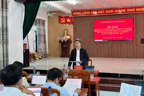 Hội nghị đánh giá công tác tổ chức cuộc bầu cử đại biểu Quốc hội khóa XVI và đại biểu HĐND các cấp nhiệm kỳ 2026-2031 và công bố kết quả bầu cử HĐND xã Bum Nưa nhiệm kỳ 2026-2031