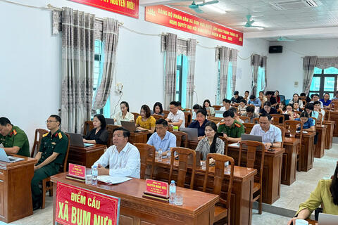Cán bộ, Đảng viên xã Bum Nưa nghiên cứu, học tập 14 chuyên đề trọng tâm của Tỉnh ủy Lai Châu