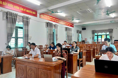 Họp Ban Chỉ đạo cuộc vận động " Người Việt Nam ưu tiên dùng hàng Việt Nam" xã Bum Nưa