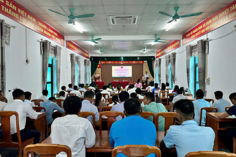 Kỳ họp thứ tư HĐND xã Bum Nưa khóa XXII thông qua nhiều nghị quyết quan trọng