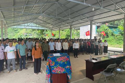 Hội nghị công bố nghị quyết, quyết định về tổ chức bộ máy và công tác nhân sự tại bản Nà Hừ