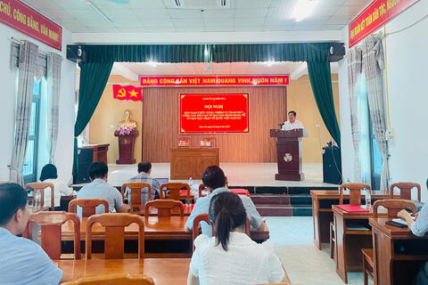 BUM NƯA BÀN GIAO CHỨC NĂNG, NHIỆM VỤ THAM MƯU CÔNG TÁC DÂN VẬN