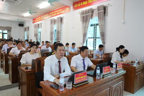 XÃ BUM NƯA TỔ CHỨC HỘI NGHỊ NGHIÊN CỨU, HỌC TẬP, QUÁN TRIỆT, TUYÊN TRUYỀN, TRIỂN KHAI THỰC HIỆN NGHỊ QUYẾT HỘI NGHỊ LẦN THỨ BA BAN CHẤP HÀNH TRUNG ƯƠNG ĐẢNG KHÓA XIV